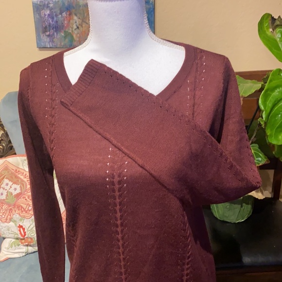 New Anthro Skies Are Blue burgundy detail sweater. - Picture 2 of 10